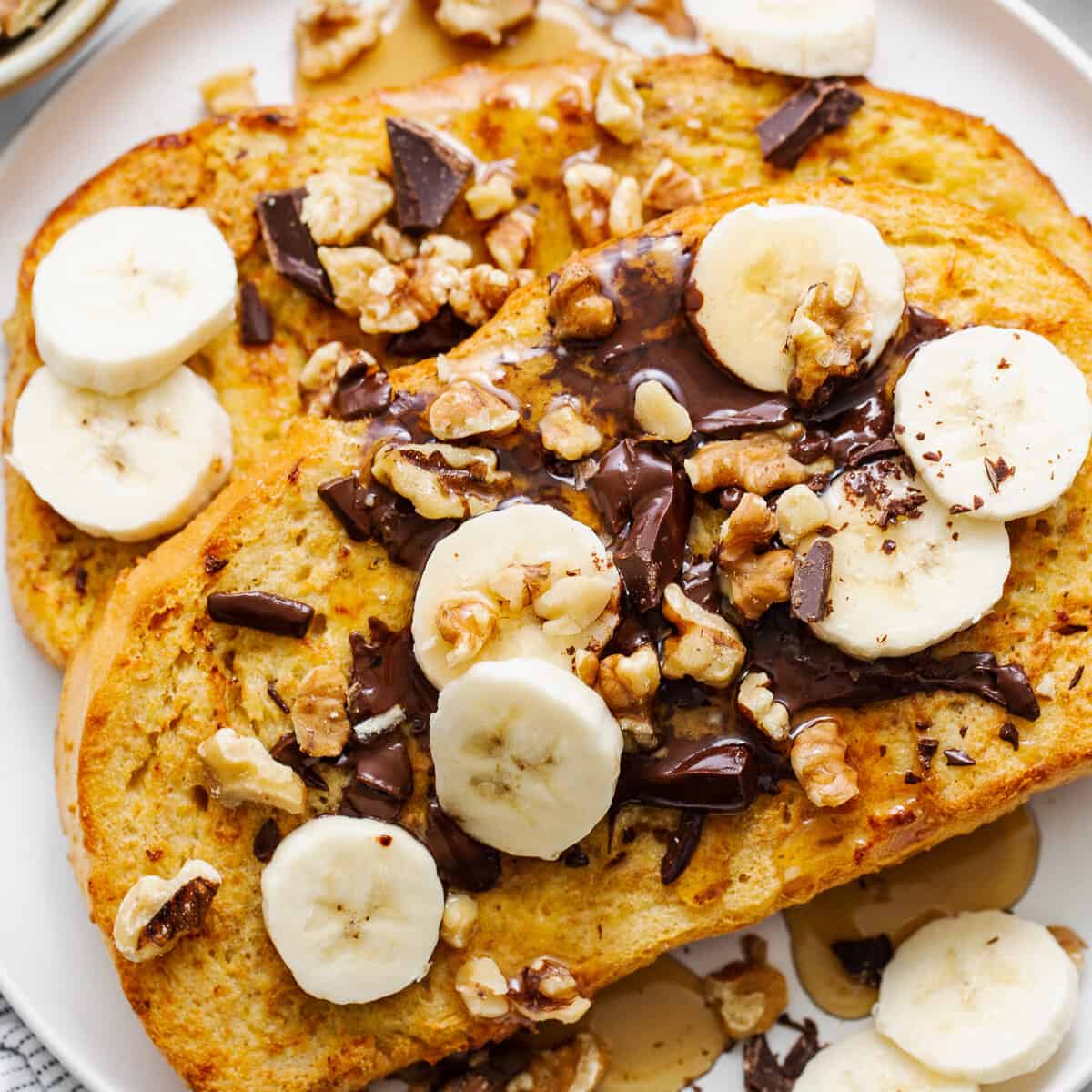 Decadent Air Fryer Chunky Monkey French Toast: Rich Banana & Peanut Butter